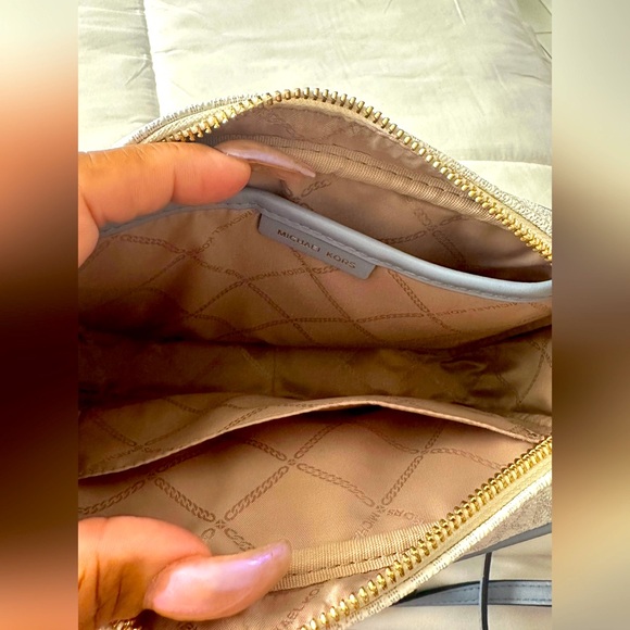 MICHAEL KORS Signature Logo Crossbody - Picture 5 of 7